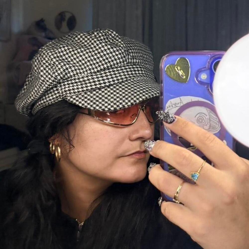 Y2k newsboy cap with button detail